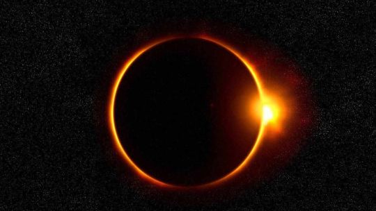 eclipse-solar-total-2026:-las-fotos-que-retratan-como-se-vivio-el-fenomeno-astronomico-alrededor-del-mundo
