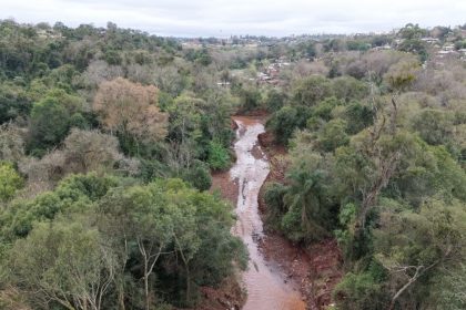 obera-|-mas-de-700-metros-del-arroyo-mbotaby-fueron-intervenidos-en-la-zona-de-caballeriza