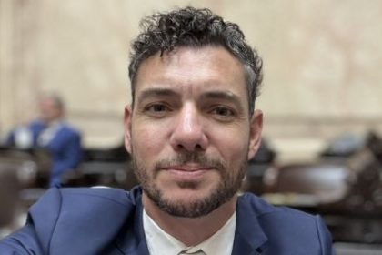 damian-arabia-nego-haber-sido-escrachado-en-una-fiesta-lgbt+:-“si-miras-el-video,-yo-no-estoy”