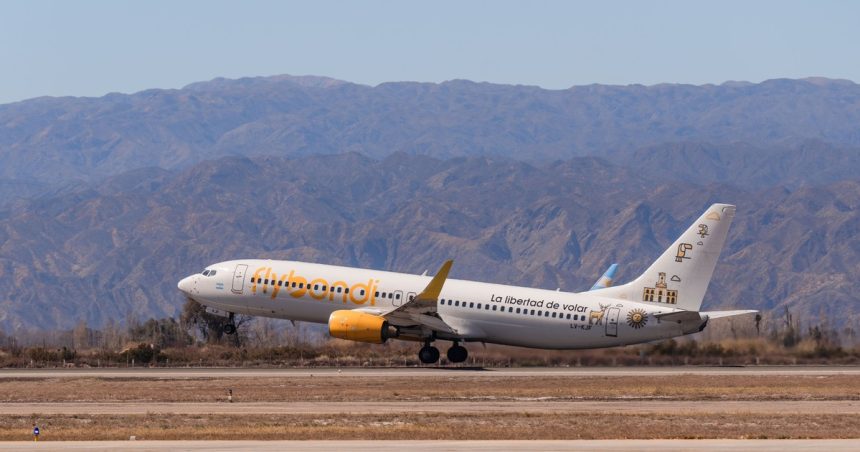 la-justicia-ordeno-embargar-las-cuentas-de-flybondi-por-casi-$-1.500-millones-a-pedido-de-arca