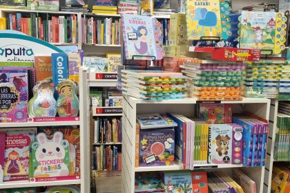 mes-del-nino:-crecen-las-ventas-de-libros-infantiles-y-la-odisea-gana-protagonismo-en-las-librerias-de-posadas-por-la-pelicula