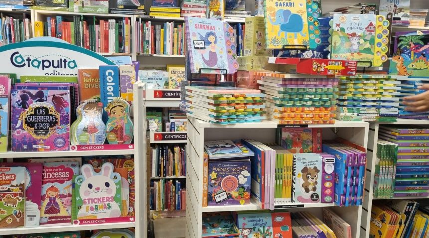 mes-del-nino:-crecen-las-ventas-de-libros-infantiles-y-la-odisea-gana-protagonismo-en-las-librerias-de-posadas-por-la-pelicula