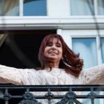severa-desautorizacion-de-la-iglesia-a-“bautismos-comunitarios”-frente-al-domicilio-de-cristina