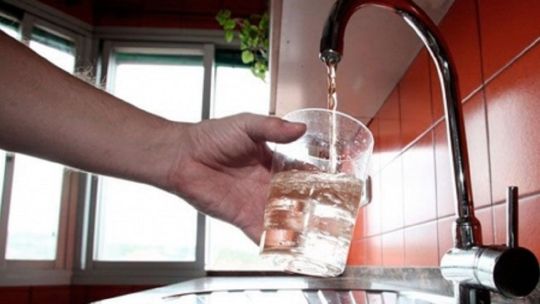 agua-y-energia:-como-distintos-paises-enfrentan-el-desafio-de-cuidar-sus-recursos