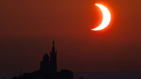 cuando-seran-los-proximos-eclipses-solares:-las-fechas-clave-tras-el-fenomeno-de-agosto