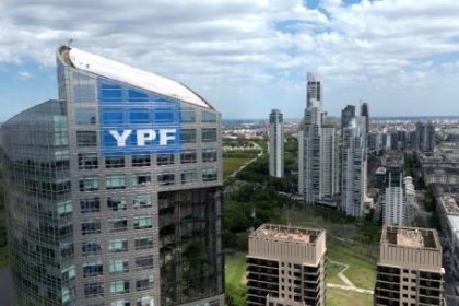 ypf-presento-el-proyecto-de-rigi-mas-grande-de-gnl,-con-una-inversion-de-us$-51.000-millones