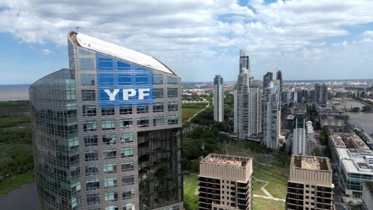 ypf-presento-el-proyecto-de-rigi-mas-grande-de-gnl,-con-una-inversion-de-us$-51.000-millones
