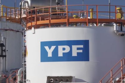 ypf-presento-al-rigi-un-proyecto-de-us$51.000-millones-para-exportar-gas-de-vaca-muerta
