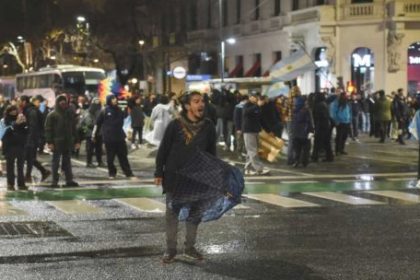 encuesta:-el-66%-cree-que-la-soberania-y-la-defensa-de-la-patria-estan-menos-presentes-en-el-gobierno