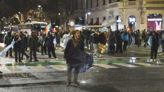 encuesta:-el-66%-cree-que-la-soberania-y-la-defensa-de-la-patria-estan-menos-presentes-en-el-gobierno