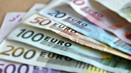 a-cuanto-cotiza-el-euro-blue-hoy,-viernes-14-de-agosto