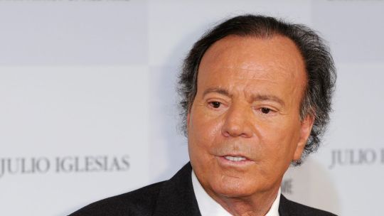 julio-iglesias-revelo-su-rutina-para-mantenerse-activo-a-los-82-anos:-que-come-y-cuanto-ejercicio-hace