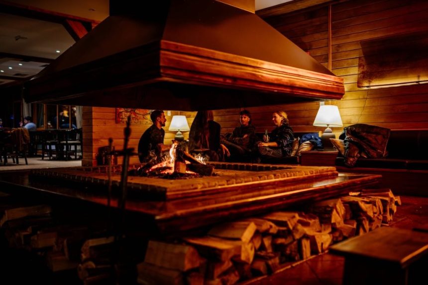 gastronomia-fueguina,-sabores-del-canal-beagle-y-solidaridad:-una-noche-unica-en-el-hotel-del-glaciar-de-ushuaia