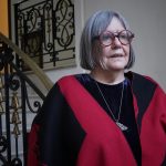 diamela-eltit:-“la-ia-solo-hace-lo-hecho;-la-literatura-construye-lo-nuevo”