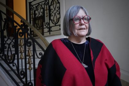 diamela-eltit:-“la-ia-solo-hace-lo-hecho;-la-literatura-construye-lo-nuevo”