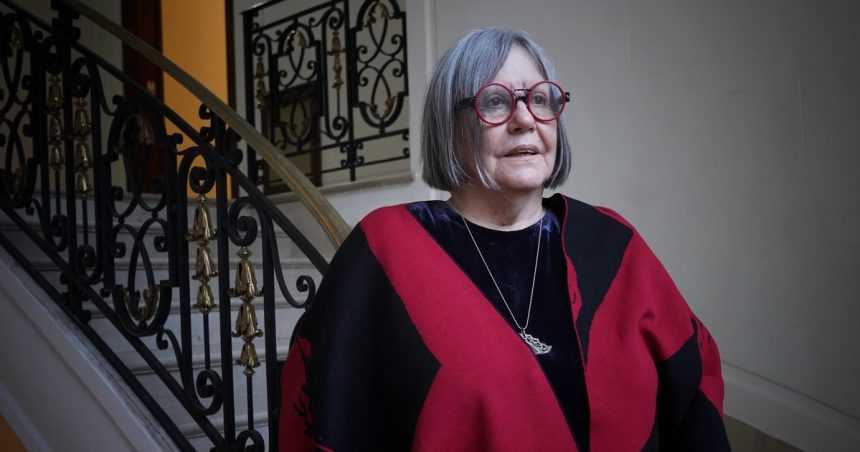 diamela-eltit:-“la-ia-solo-hace-lo-hecho;-la-literatura-construye-lo-nuevo”