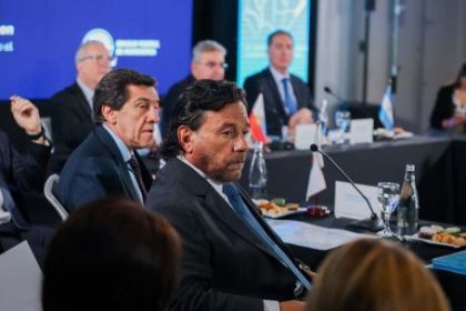 la-pelea-por-las-alianzas:-el-gobierno-busca-sumar-al-pro-y-a-los-gobernadores-para-avanzar-con-sus-reformas