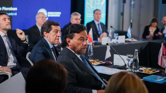 la-pelea-por-las-alianzas:-el-gobierno-busca-sumar-al-pro-y-a-los-gobernadores-para-avanzar-con-sus-reformas