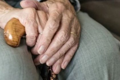 aun-con-el-bono-y-el-aumento,-las-jubilaciones-minimas-de-anses-en-septiembre-no-llegarian-a-500-mil-pesos