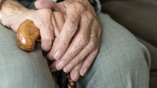 jubilacion-en-espana:-le-descontaran-15%-a-quienes-hayan-trabajado-mas-de-40-anos-si-adelantan-el-retiro