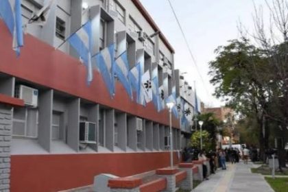 sin-fondos,-la-utn-freno-las-clases-en-corrientes:-el-municipio-dice-que-se-soluciono,-pero-los-alumnos-lo-niegan