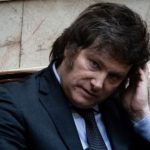 fuerte-caida-en-la-aprobacion-de-milei-y-derrota-en-un-ballotage-con-kicillof