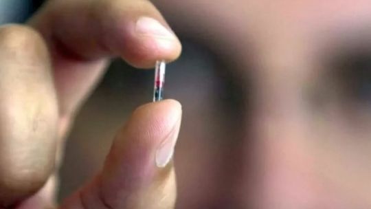 ninas-de-11-anos-y-anticonceptivos:-que-dice-la-ley-sobre-el-acceso-a-un-“chip-sexual”