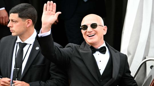 liverpool-suma-a-jeff-bezos-como-inversionista-en-acuerdo-por-una-participacion-de-30%