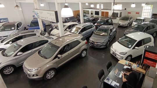 el-financiamiento-para-comprar-autos-0km-cayo-28%-en-julio-y-crecio-en-usados