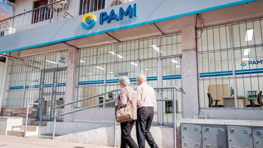 a-quince-meses-de-la-orden-judicial,-el-pami-no-cumple-con-la-restitucion-de-medicamentos