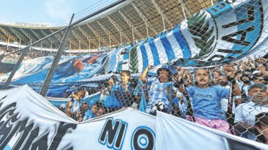 hinchas-al-borde-de-un-ataque-de-nervios