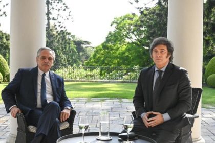 javier-milei-y-sus-medidas,-en-vivo:-“hay-que-revisar-la-condicion-psiquiatrica-del-presidente”,-el-insolito-pedido-de-alberto-fernandez-al-reaparecer-en-un-streaming