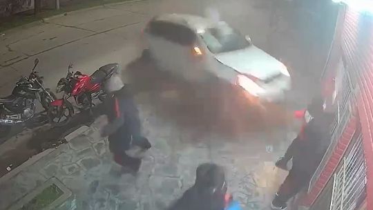 imagenes-sensibles:-camioneta-choco-y-atropello-a-varias-personas-en-la-vereda-(mato-a-una)-en-mar-del-plata