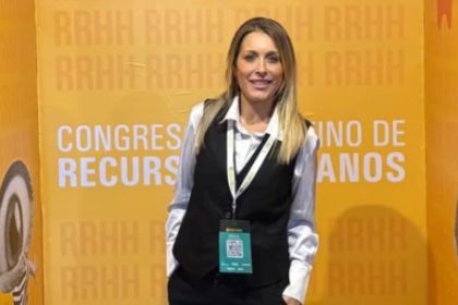 bettina-angeletti-reaparecio-sin-adorni:-estuvo-en-evento-de-rrhh.-y-hablo-de-temas-empresariales