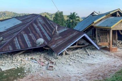terremoto-de-7,7-en-indonesia-y-espana:-al-menos-47-muertos-y-alerta-de-tsunami-en-varias-provincias