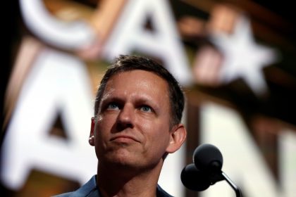 peter-thiel-pone-un-pie-en-vaca-muerta-y-la-ia:-que-acciones-tiene-y-a-que-sectores-apuesta-un-guru-obsesionado-por-la-energia-y-los-datos