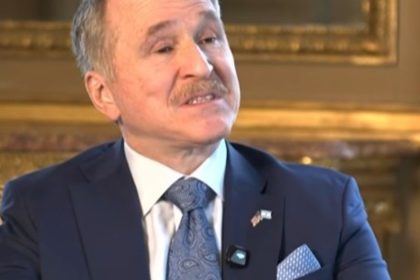 el-embajador-lamelas-hablo-sobre-la-posicion-de-estados-unidos-en-la-cuestion-malvinas-y-prometio-visas-para-argentinos-antes-de-dejar-su-mision