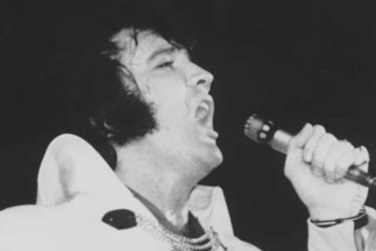 por-que-elvis-presley-sigue-facturando-millones-y-domina-la-cultura-pop-a-casi-medio-siglo-de-su-muerte