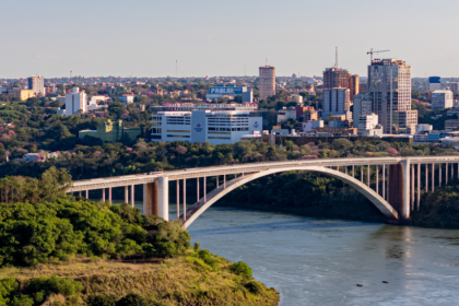 triple-frontera:-restringen-el-paso-peatonal-en-el-puente-de-la-amistad-por-tareas-de-mantenimiento