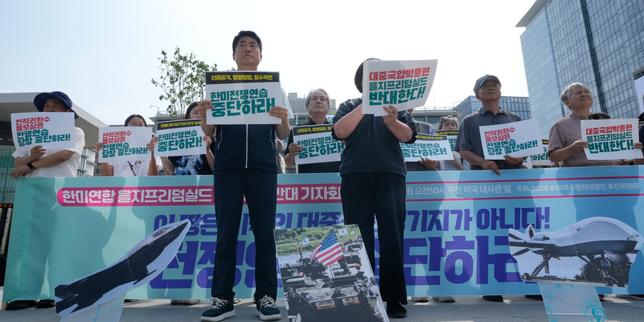 donald-trump-a-demande-a-reduire-les-exercices-militaires-menes-avec-la-coree-du-sud-pour-preserver-ses-liens-avec-le-dirigeant-nord-coreen,-kim-jong-un