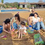 en-un-domingo-ideal-en-posadas-para-disfrutar-al-aire-libre,-las-familias-festejaron-el-dia-del-nino-entre-toboganes,-arena-y-agua