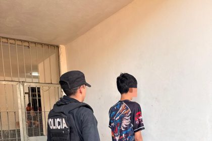 patota-ataco-a-un-adolescente-garuhape-mi-y-la-policia-allano-sus-domicilios:-un-joven-detenido-y-celulares-secuestrados