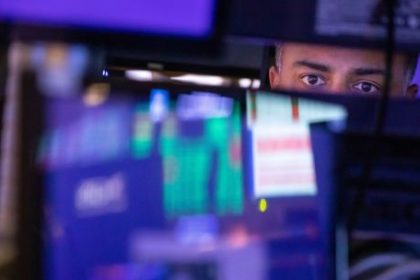 mercados-atentos-a-la-fed:-suben-las-bolsas-asiaticas-y-el-petroleo-vuelve-a-ceder-pese-a-la-tension-en-ormuz