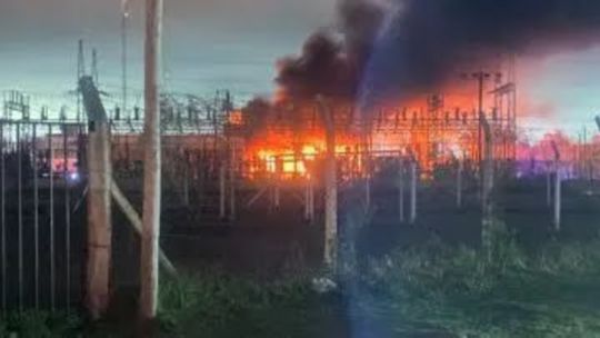 incendio-en-una-estacion-transformadora-provoco-un-masivo-apagon-en-la-plata,-tolosa-y-gonnet