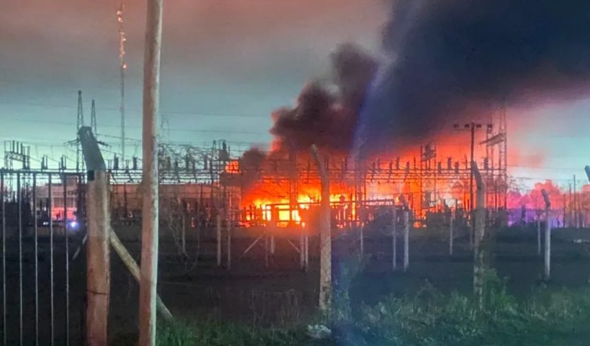 gran-apagon-en-la-plata:-incendio-en-una-central-electrica-dejo-a-miles-de-personas-sin-luz