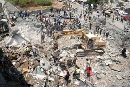 au-liban,-des-frappes-israeliennes-meurtrieres-fragilisent-un-peu-plus-le-cessez-le-feu-avec-le-hezbollah