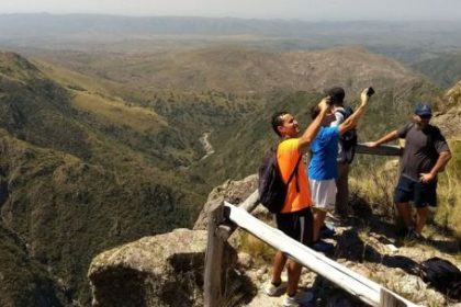 mas-viajeros-y-menos-gasto:-asi-fue-el-impacto-economico-del-fin-de-semana-largo-de-san-martin