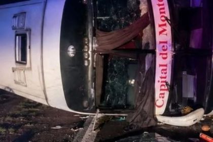 tragedia-en-la-ruta-14:-volco-un-colectivo-de-larga-distancia,-murio-una-mujer-y-hay-mas-de-26-heridos