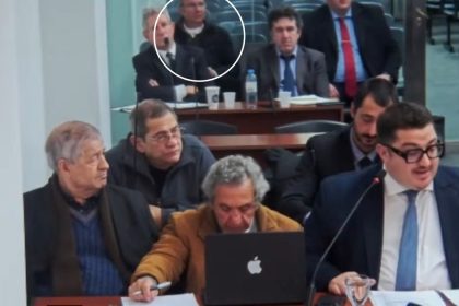 ¿mensaje-intimidatorio?-sugestiva-aparicion-en-comodoro-py-de-un-juez-federal-que-esta-al-borde-del-juicio-politico
