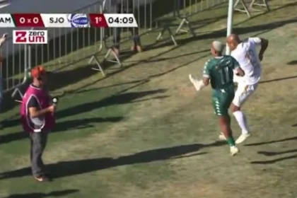 brasil:-un-jugador-desmayo-a-una-fotografa-de-prensa-de-un-pelotazo-en-la-cara-durante-un-partido